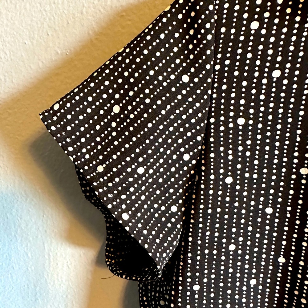 Covington Black Top Size Medium. - image 5